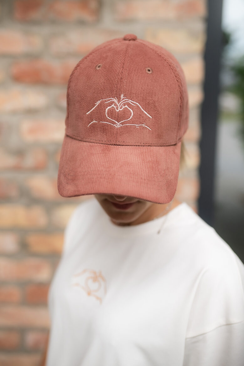 Velveta cepure, RŪSA - LOVE