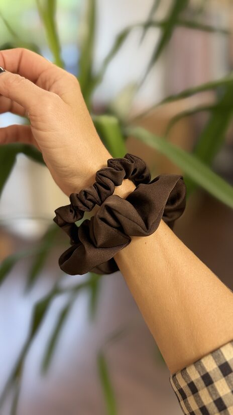 Scrunchy satīna matu gumija, ŠOKOLĀDE