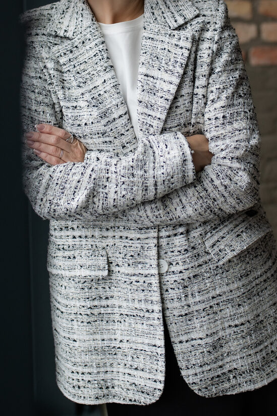 Brīva piegriezuma žakete, MELNBALTA