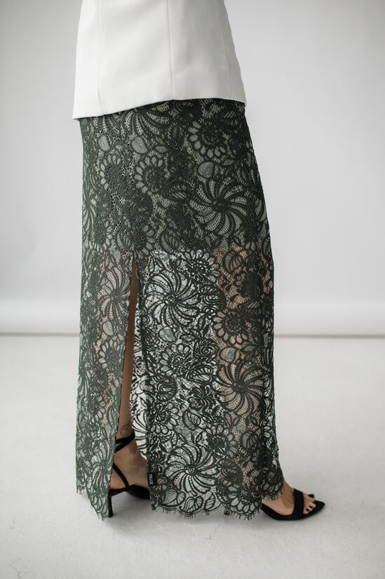 Mežģīņu svārki, ZAĻI