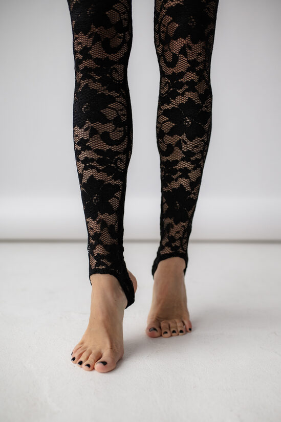 Mežģīņu legingi, MELNI