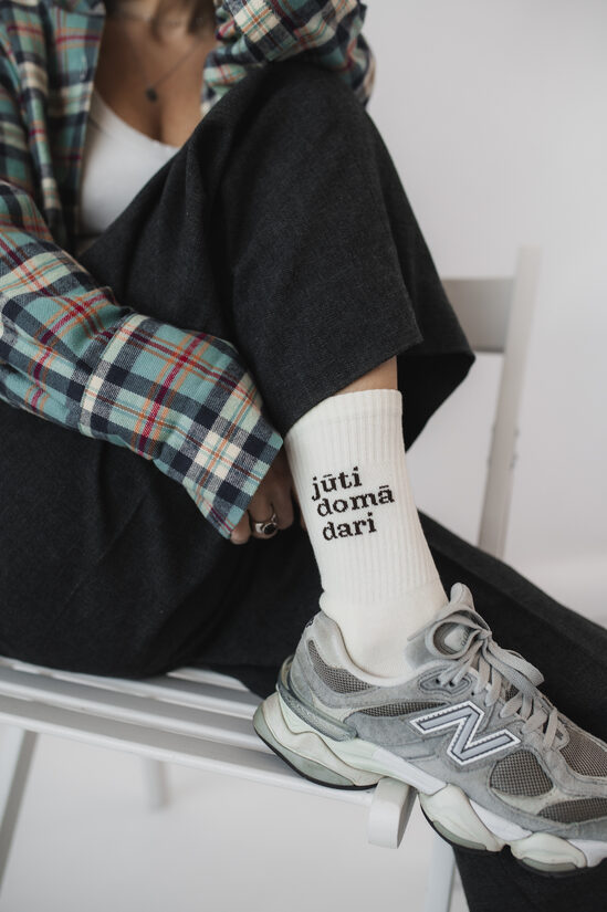 JŪTI DOMĀ DARI, zeķes sievietēm, BĒŠAS