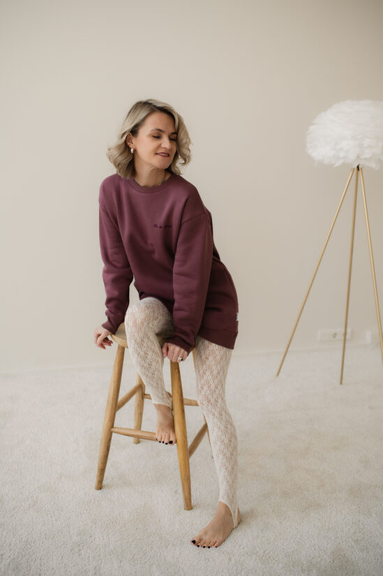 JĀ, ES VARU pagarināts džemperis, BERRY