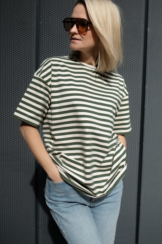 Brīva piegriezuma bāzes Tkrekls, BĒŠS AR ZAĻU