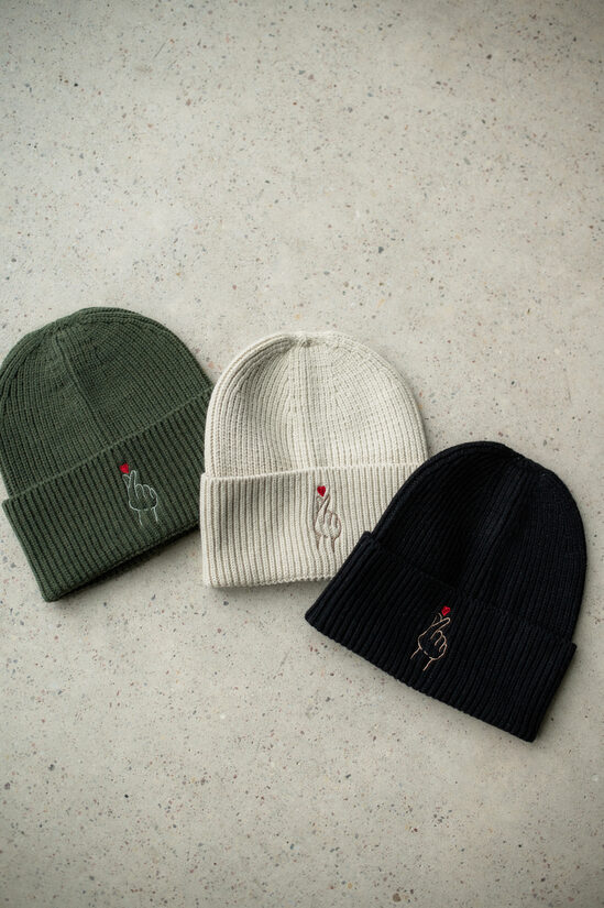 Adīta cepure sievietēm, bēša LOVE