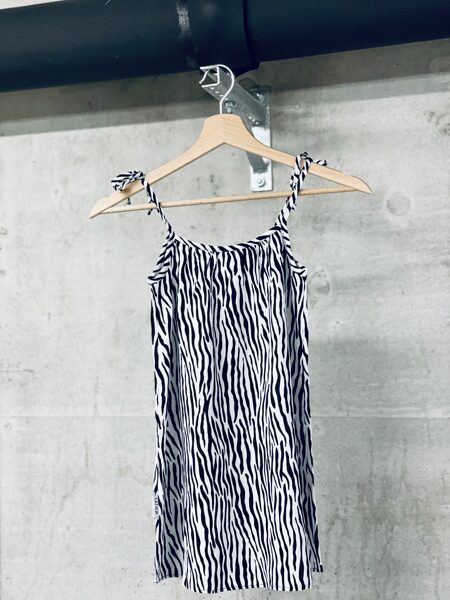 Vasaras kleita meitenēm ar sienamām lencītēm, ar zebras printu