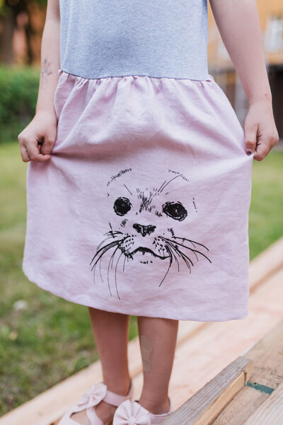 LIMITED EDITION - kleita meitenēm ar roņa apdruku