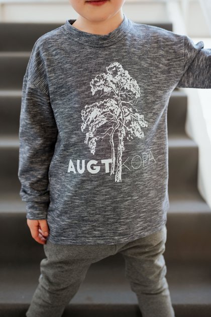 AUGT KOPĀ, ZILAS krāsas džemperis bērniem