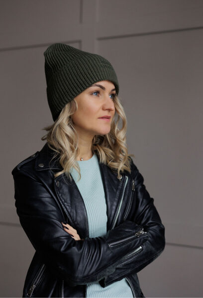 Adīta cepure sievietēm BEZ IZŠUVUMA, zaļa