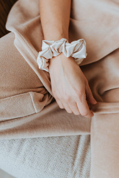 Scrunchy satīna matu gumija, ŠAMPANIETIS