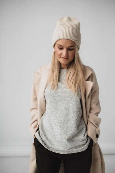 Adīta cepure sievietēm, bēša