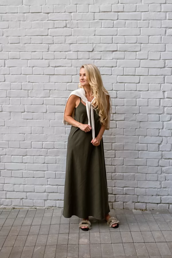 Universālā SLIP kleita